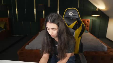 Amelia online show from 04.22.26