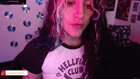 Snapshot of sweetdevil631 chatting on 11.12.25 Abril online show from 11.12.25