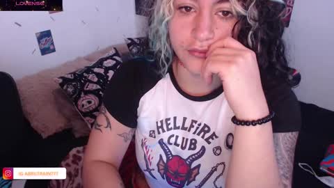 Snapshot of sweetdevil631 chatting on 11.13.25 Abril online show from 11.13.25