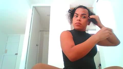 Snapshot of sweetdoll6 chatting on 09.17.25 Sweet Doll online show from 09.17.25