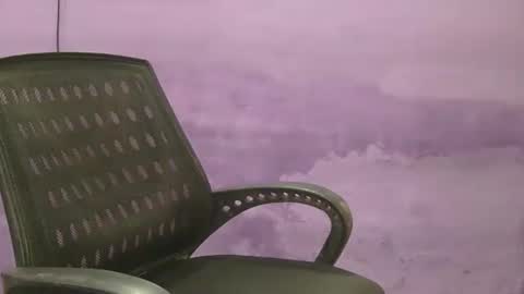 Snapshot of sweetdream220 chatting on 09.13.25 sweetdream220 online show from 09.13.25