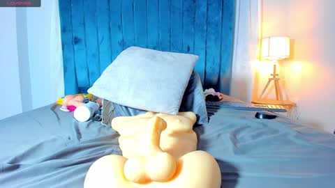 Mia online show from 01.24.25
