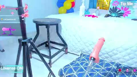 Mia online show from 06.12.26