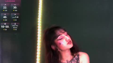 Snapshot of sweetentacion chatting on 10.14.25 carolayn online show from 10.14.25