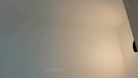 Snapshot of sweetest_bella chatting on 03.05.25 Bella online show from 03.05.25