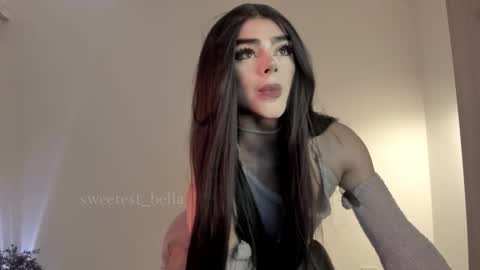 Snapshot of sweetest_bella chatting on 12.16.25 Bella online show from 12.16.25