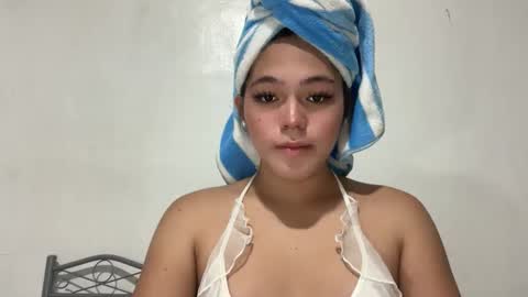 Snapshot of sweetgirl_ayesha chatting on 10.19.25 Ayesha online show from 10.19.25