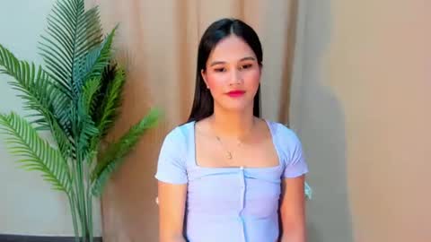 Snapshot of sweetgirl_latina143 chatting on 09.29.25 sweetgirl_latina143 online show from 09.29.25