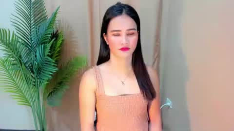 Snapshot of sweetgirl_latina143 chatting on 10.01.25 sweetgirl_latina143 online show from 10.01.25