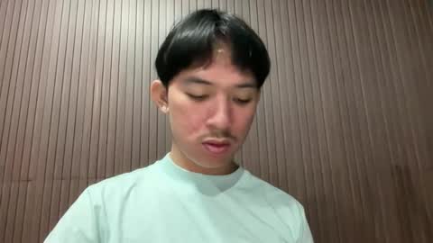 Snapshot of sweetguy102103 chatting on 03.18.26 khrayan online show from 03.18.26