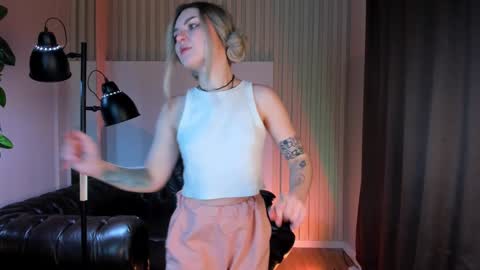 Kira online show from 01.16.25