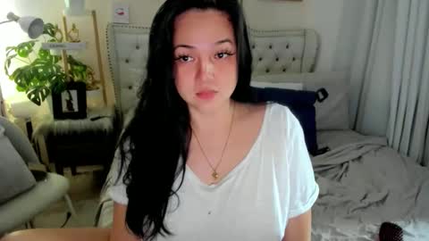 Layla online show from 10.22.25