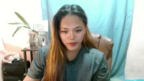 Snapshot of sweethot_bella chatting on 10.09.25 Bella online show from 10.09.25