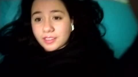Snapshot of sweetie__annie chatting on 01.15.25 Ana Mara  i cant Make noise My family is here  online show from 01.15.25