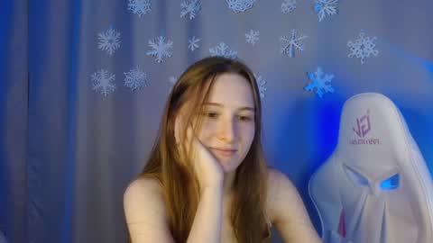 Snapshot of sweetie_lover chatting on 12.11.24 Annie online show from 12.11.24