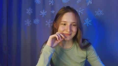 Snapshot of sweetie_lover chatting on 12.13.24 Annie online show from 12.13.24