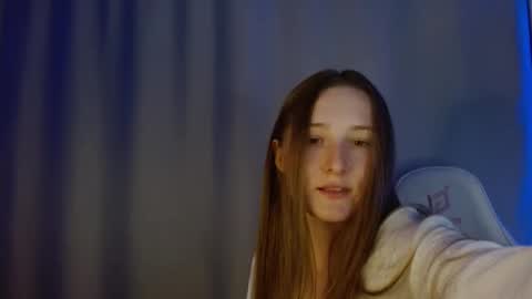 Snapshot of sweetie_lover chatting on 09.10.25 Annie online show from 09.10.25