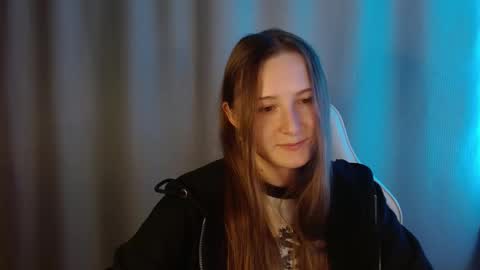 Snapshot of sweetie_lover chatting on 10.28.25 Annie online show from 10.28.25