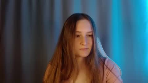 Snapshot of sweetie_lover chatting on 10.29.25 Annie online show from 10.29.25