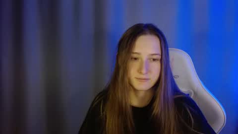 Snapshot of sweetie_lover chatting on 11.01.25 Annie online show from 11.01.25