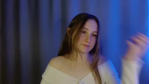 Snapshot of sweetie_lover chatting on 12.04.25 Annie online show from 12.04.25