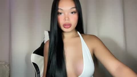 Snapshot of sweetie_zaima chatting on 11.30.25 Zaima online show from 11.30.25