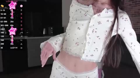 Snapshot of sweetiebones chatting on 12.12.24 bratty gf online show from 12.12.24