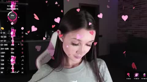 Snapshot of sweetiebones chatting on 12.21.24 bratty gf online show from 12.21.24