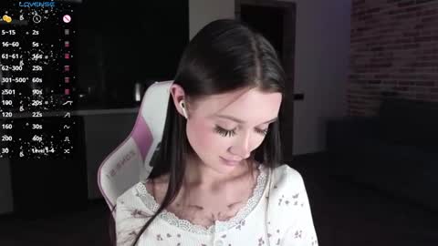 Snapshot of sweetiebones chatting on 12.24.24 bratty gf online show from 12.24.24