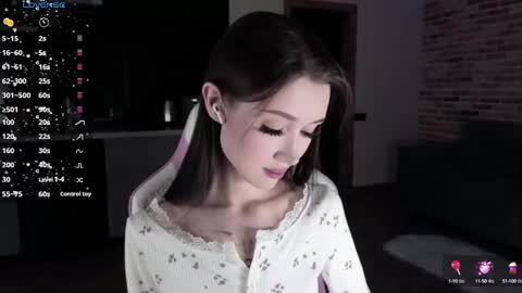 Snapshot of sweetiebones chatting on 01.31.25 bratty gf online show from 01.31.25