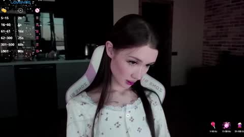 Snapshot of sweetiebones chatting on 02.07.25 bratty gf online show from 02.07.25