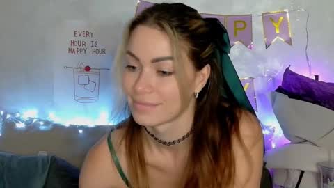 Snapshot of sweetiedarlingxoxox chatting on 12.19.25 Daddy Babby Girl online show from 12.19.25