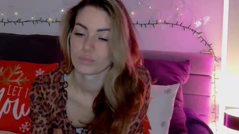 Snapshot of sweetiedarlingxoxox chatting on 01.14.26 Daddy Babby Girl online show from 01.14.26