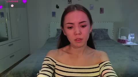 Snapshot of sweetieee_kira chatting on 06.18.26 sweetieee_kira online show from 06.18.26
