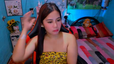 Snapshot of sweetienicole chatting on 01.16.25 Nicole online show from 01.16.25