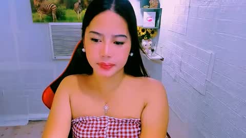 Snapshot of sweetienicole chatting on 10.17.25 Nicole online show from 10.17.25