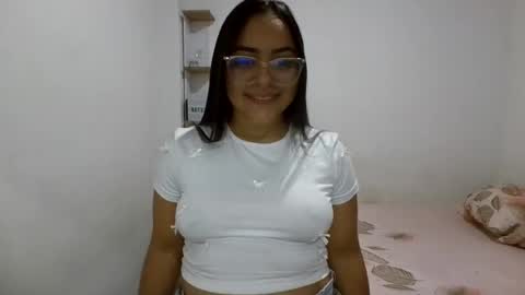 Snapshot of sweetigirl2000 chatting on 06.21.26 Sweetigirl online show from 06.21.26