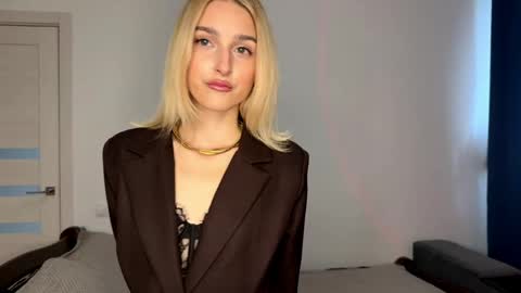 sweetilun online show from 04.03.26