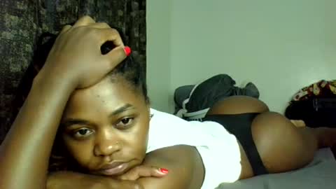 Snapshot of sweetjackym chatting on 03.10.25 sweetjackym online show from 03.10.25