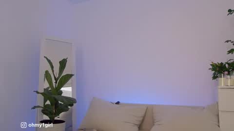 SweetKira1 online show from 10.24.25