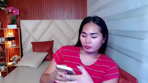 Snapshot of sweetladyboyx chatting on 11.26.25 online show from 11.26.25