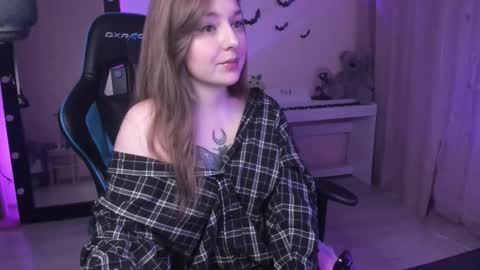 Lala online show from 10.21.25