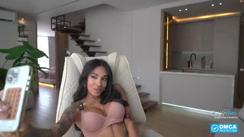 Snapshot of sweetlaurasaenz chatting on 09.14.25 Laura Saenz Geminis online show from 09.14.25