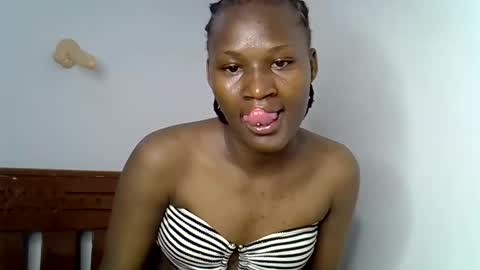 Snapshot of sweetlavie_ chatting on 03.17.26 Titi online show from 03.17.26