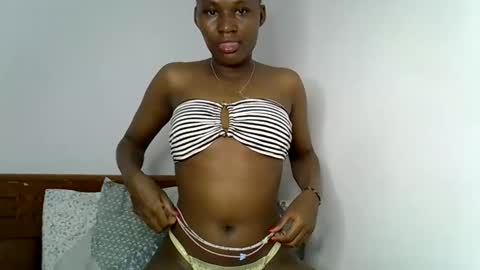 Snapshot of sweetlavie_ chatting on 04.10.26 Titi online show from 04.10.26