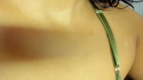 Snapshot of sweetlesbianseduction chatting on 05.06.26 Azulandvioleta online show from 05.06.26