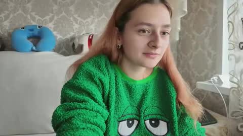 Snapshot of sweetliaison chatting on 10.22.25 sweetliaison online show from 10.22.25