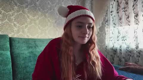 Snapshot of sweetliaison chatting on 12.14.25 sweetliaison online show from 12.14.25