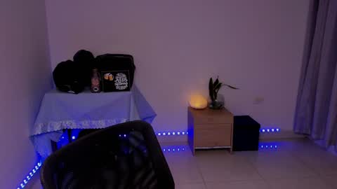 Snapshot of sweetlian_04 chatting on 12.06.24 Lian online show from 12.06.24