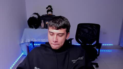 Snapshot of sweetlian_04 chatting on 12.11.24 Lian online show from 12.11.24